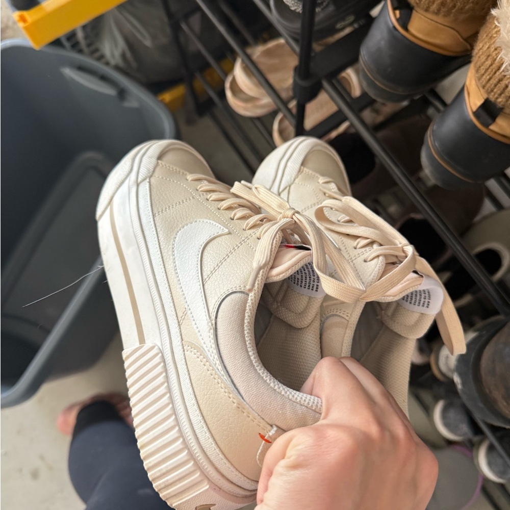 Nike Women's Cream Sneakers